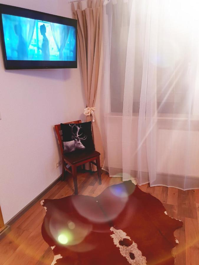 Отель Gasthaus Zum Hirsch Lampoldshausen Экстерьер фото
